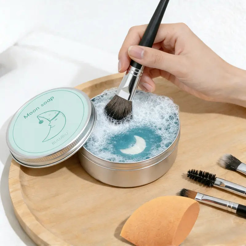 Makeup Brush Cleaner - Heart-Shaped Deep Cleaning Soap With Silicone Scrubber For Fresh Brushes